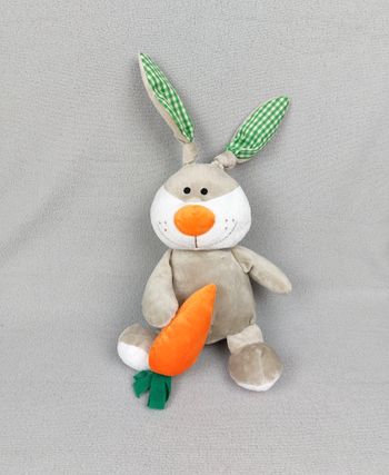Peluche doudou lapin lapi choco gris blanc FIZZY carotte orange carreaux vert