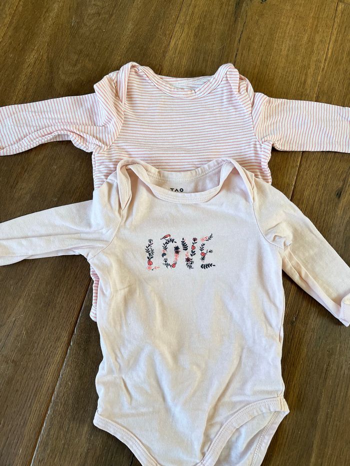 Lot de deux bodies 6mois