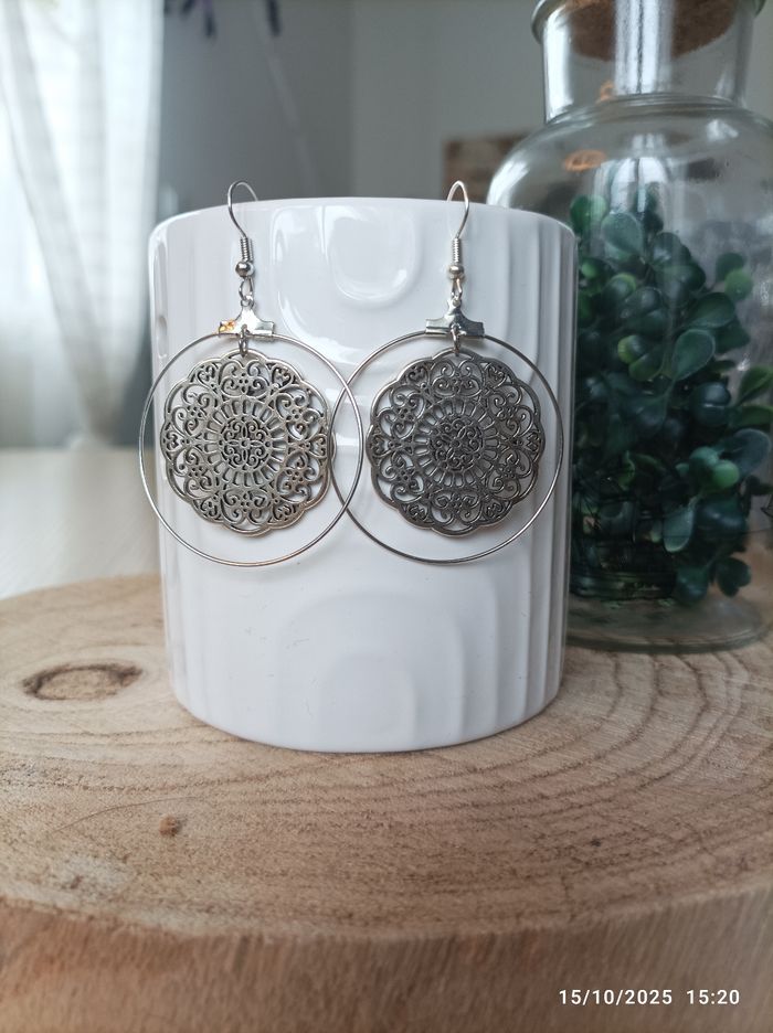 🌺 Boucle d'oreille  créoles - photo numéro 3