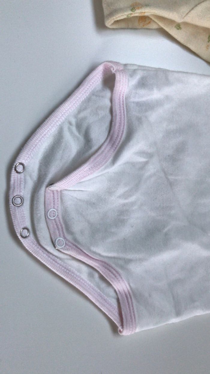 Lot bodies petit bateau taille 12 mois - photo numéro 3