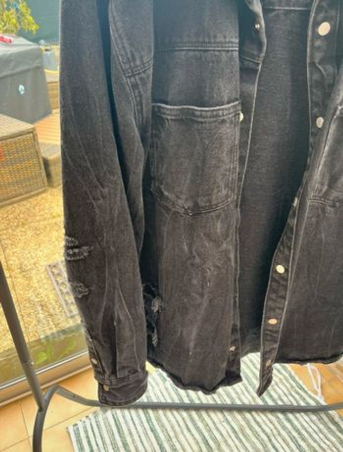 Veste en jeans délavé et troué noire - photo numéro 2