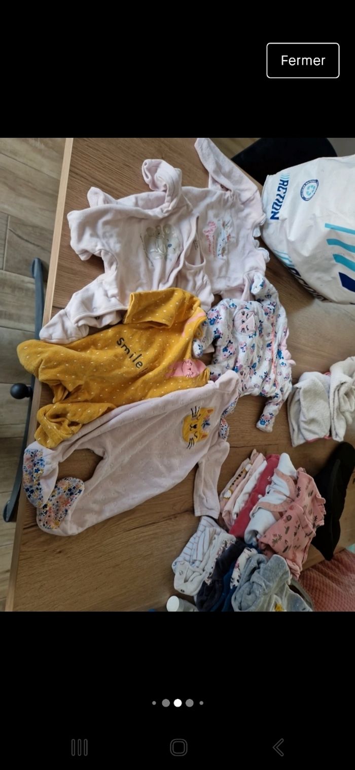 Lot bodies et pyjamas 3 mois - photo numéro 5