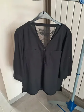Blouse noire Only neuve dos dentelle