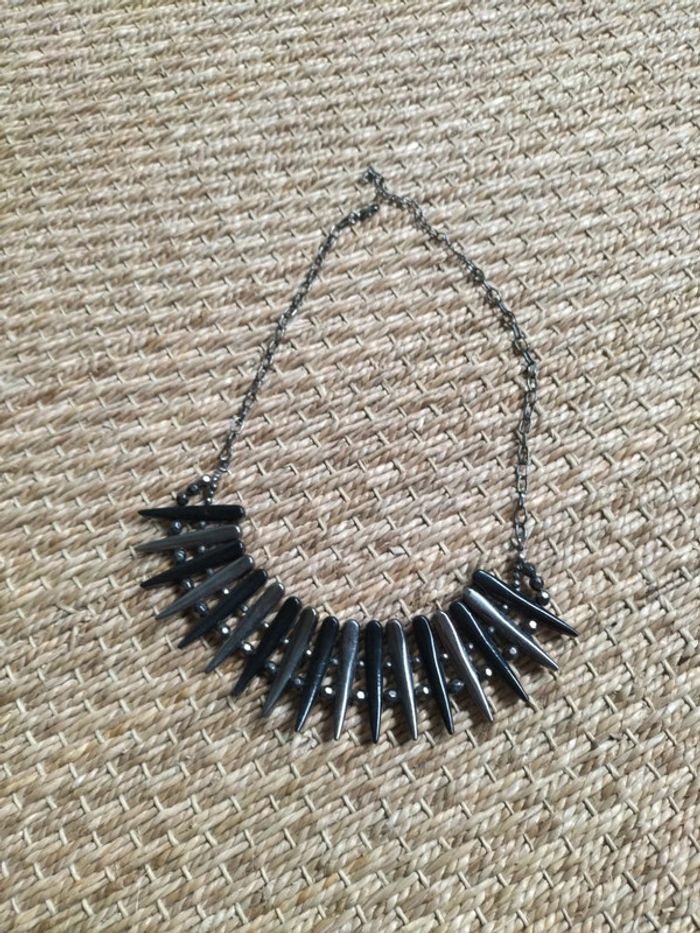 Collier noir