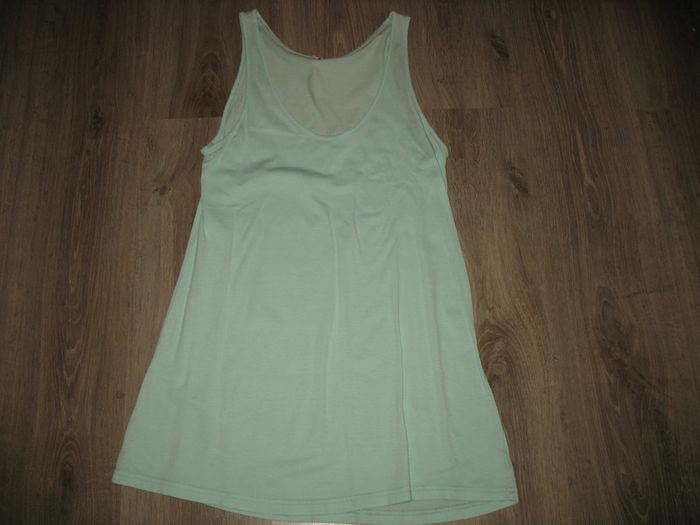 LOT 2 PCS : TEE SHIRT BLANC + DÉBARDEUR VERT CLAIR "MISS CAPTAIN" - TAILLE 2 - n°01 - photo numéro 2