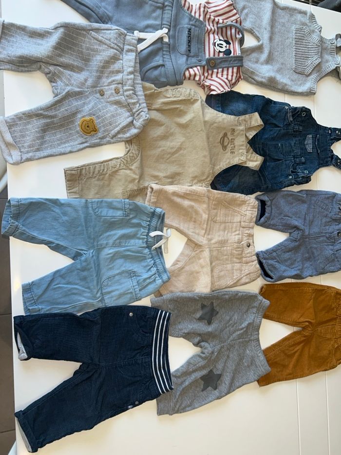 Lot de salopette et pantalons 3 mois