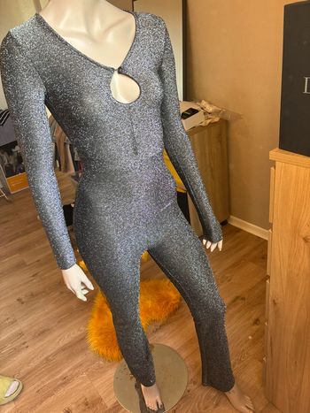 Combinaison argentée à paillettes