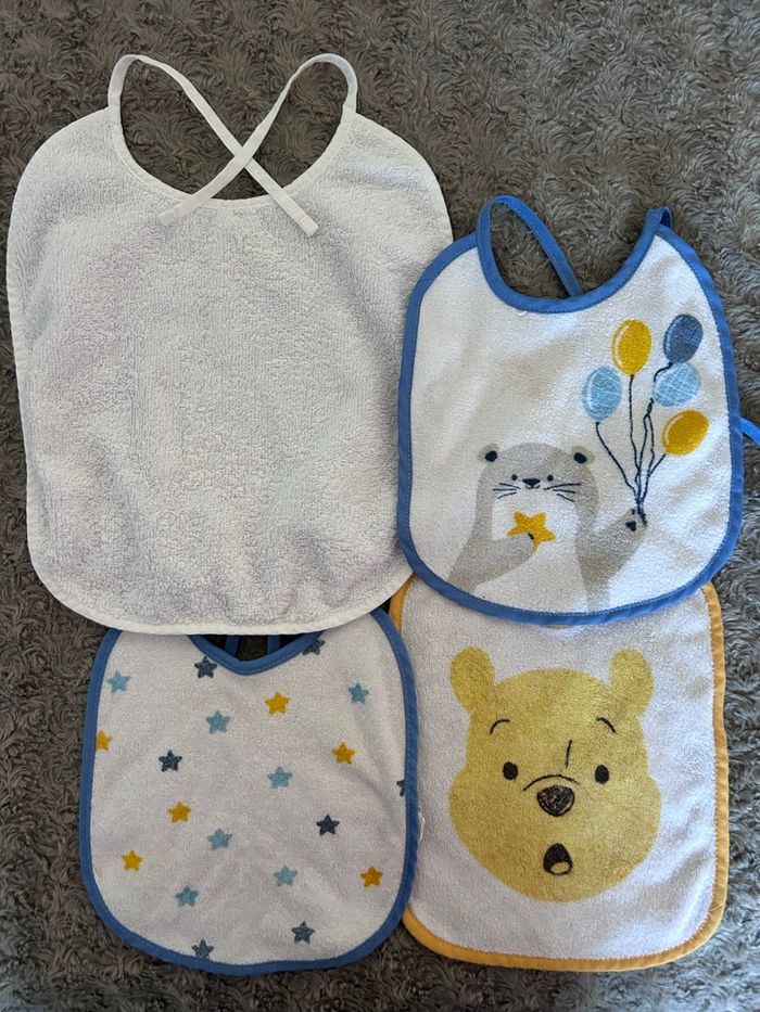 Lot de 4 bavoirs - photo numéro 2