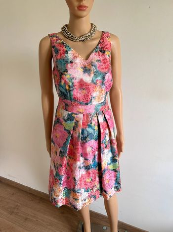 Robe fleurie neuve sans manches Esprit taille française 38 (valeur 90€)