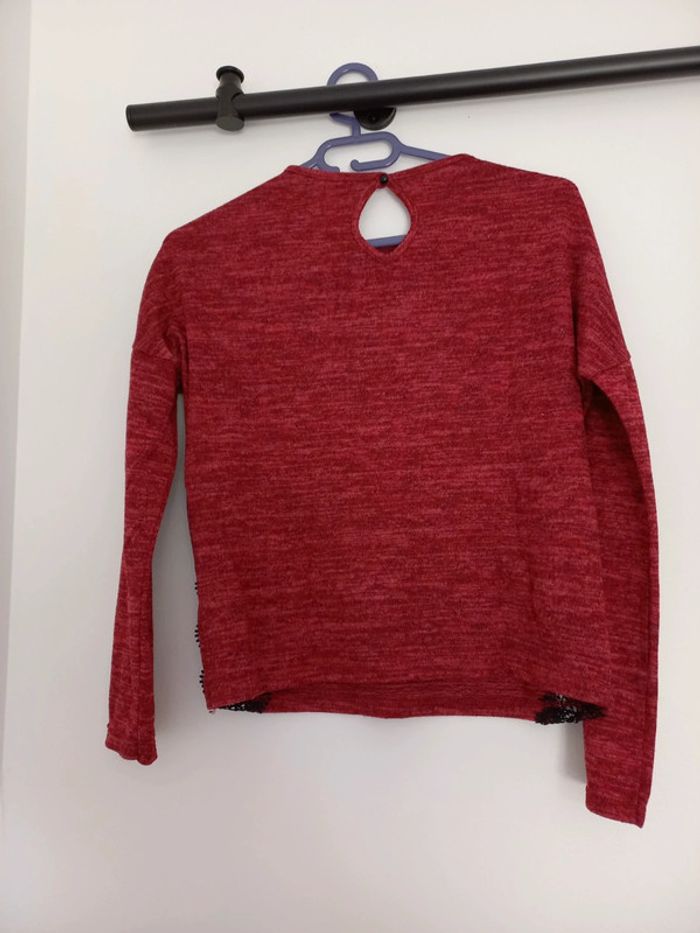 Pull rouge avec dentelles - photo numéro 3