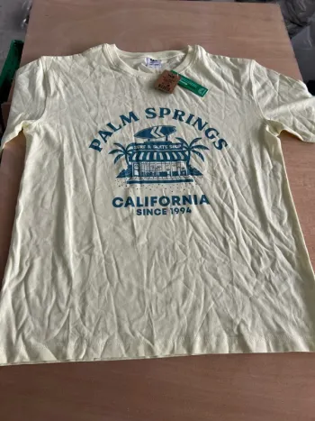 TEE shirt