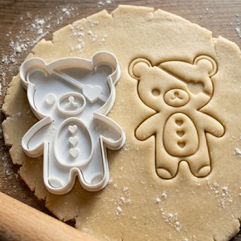 Emporte-pièce Ours en Peluche Kawaii avec Cache-œil - Découpoir Sablé Pâte à Sucre