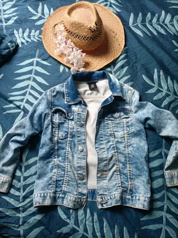 Joli veste en jean garçon H&M 8/9 ans