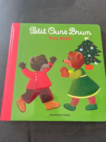Livre petit ours brun vive Noël