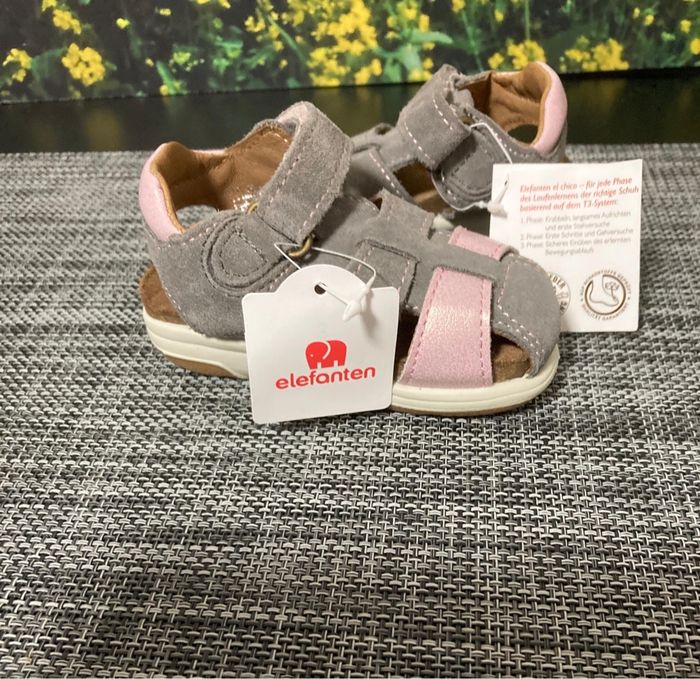 Jolies sandales pour bébé de la marque Elefanten - photo numéro 2