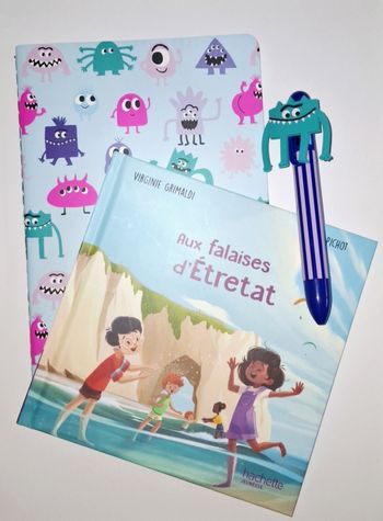 Lot papeterie monstres