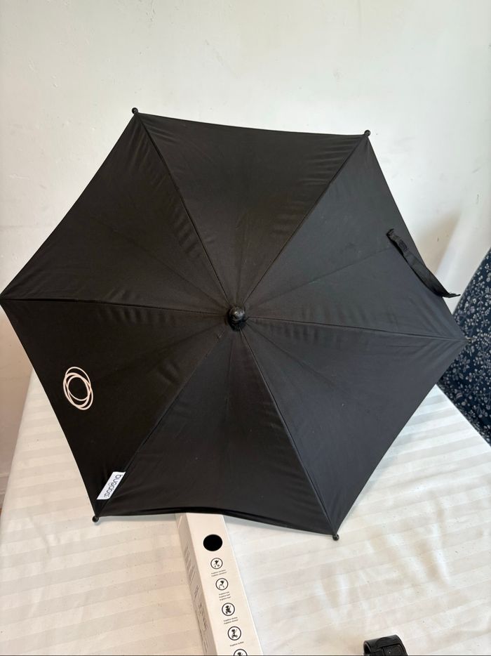 Bugaboo Ombrelle noir exilent état . - photo numéro 6