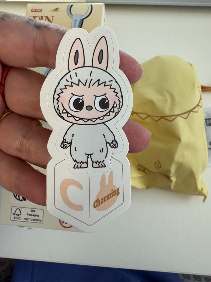 Labubu pin for love C