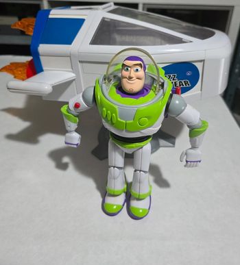 Figurine toy story buzz l’éclair + vaisseau