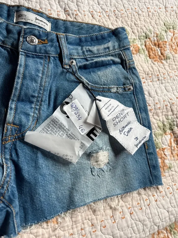 Short stradivarius neuf avec étiquette taille 36 - photo numéro 2