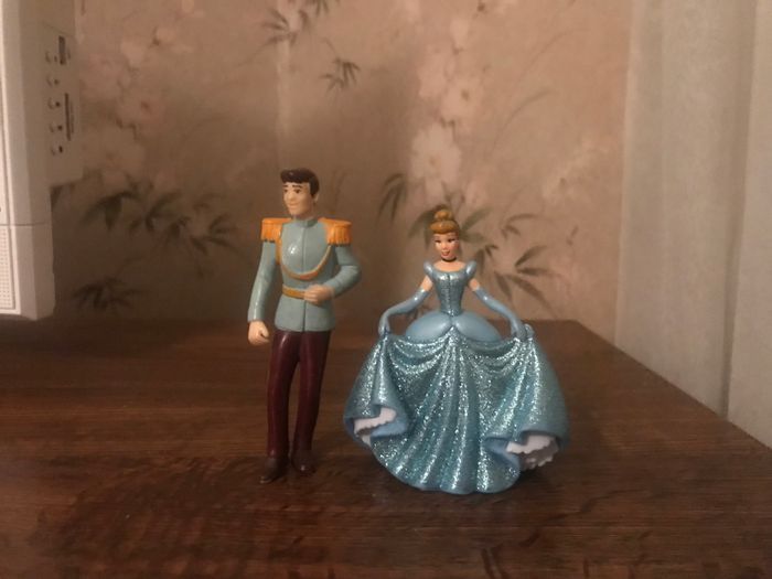 Figurines princesse cendrillon disney