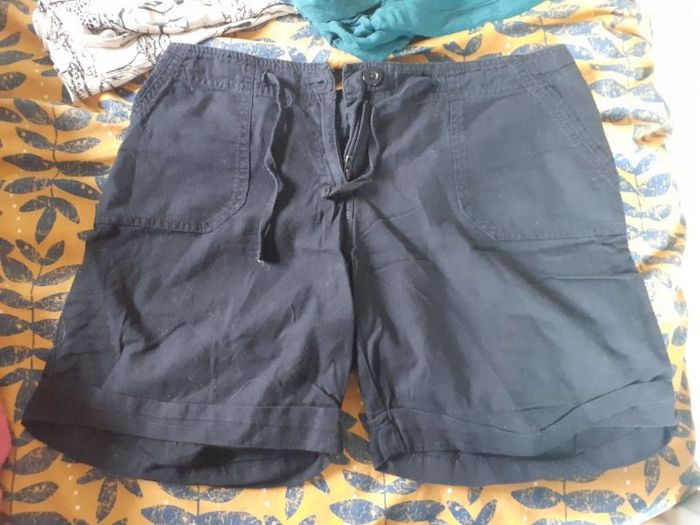 Short noir