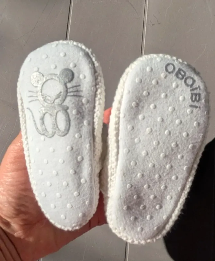 Chaussons en maille avec scratch TBE - photo numéro 3