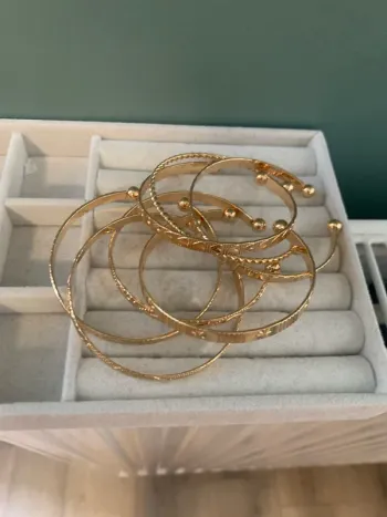 lot 7 bracelets