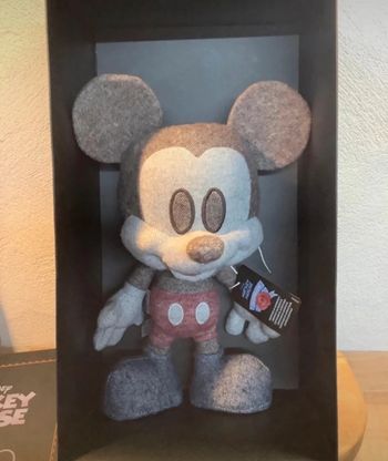 Mickey collector numéro 10 disney