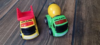 Lot 2 petits camions