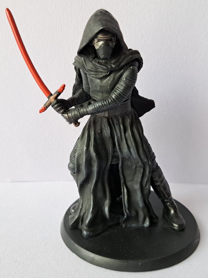 Figurine Star Wars Disney Kylo Ren