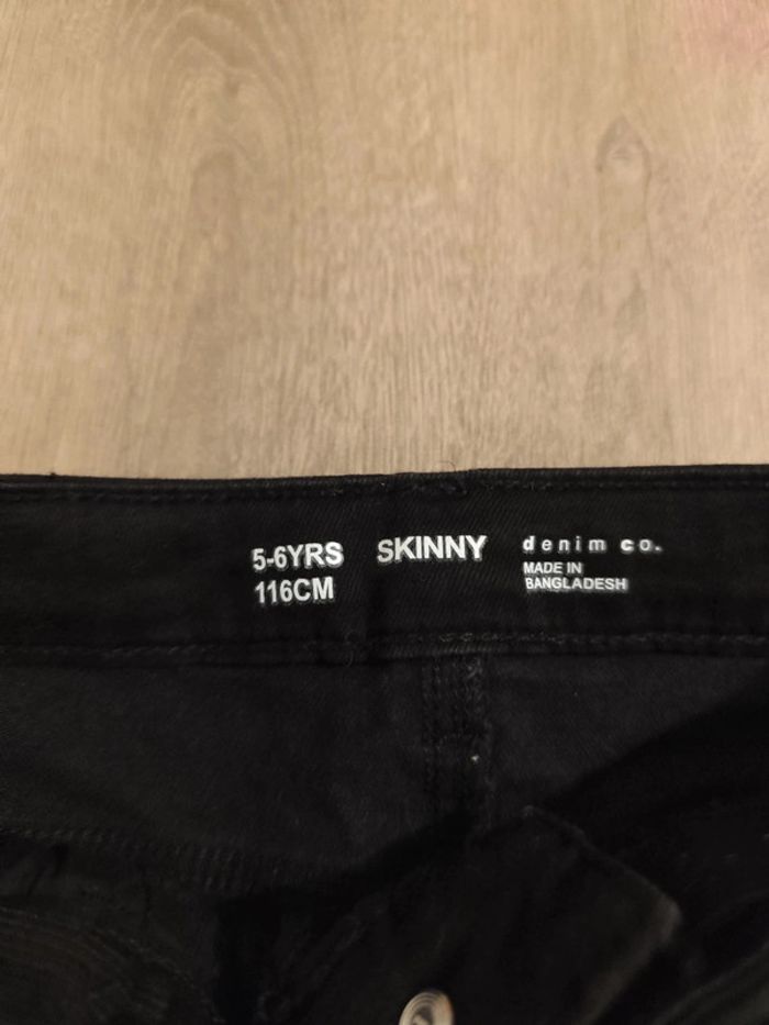 Skinny noir - photo numéro 3
