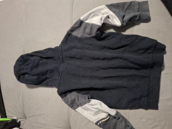 Sweat a capuche - photo numéro 2