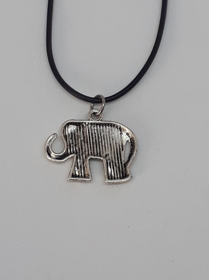 Collier éléphant - photo numéro 3