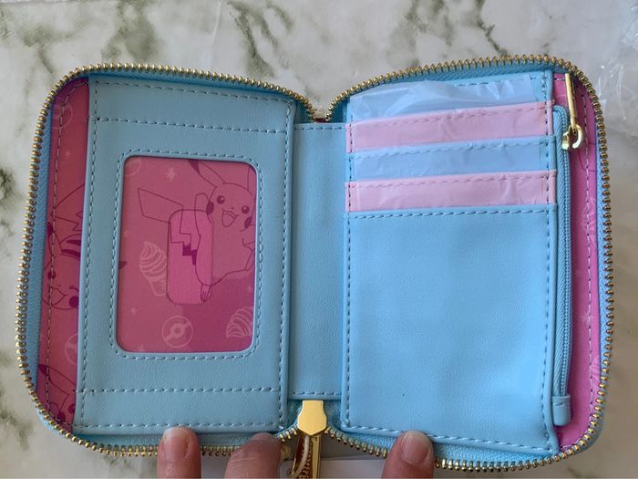 Portefeuille porte-monnaie Loungefly Pikachu - photo numéro 3