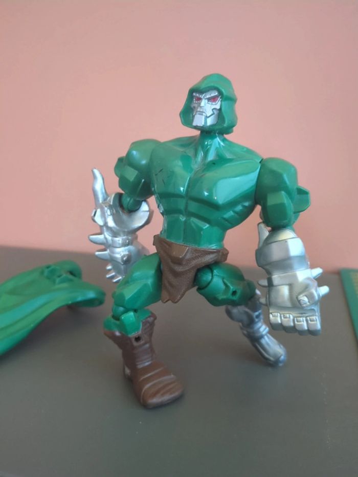 Avengers Docteur Doom Figurine - photo numéro 2