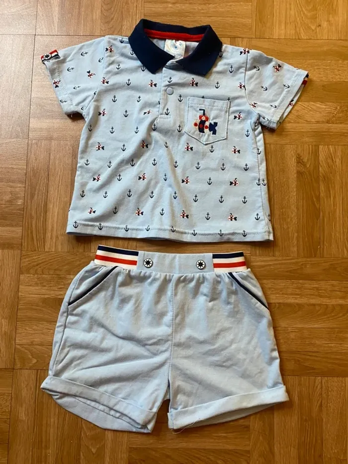 Ensemble polo + short bleu vintage taille 12/18 mois
