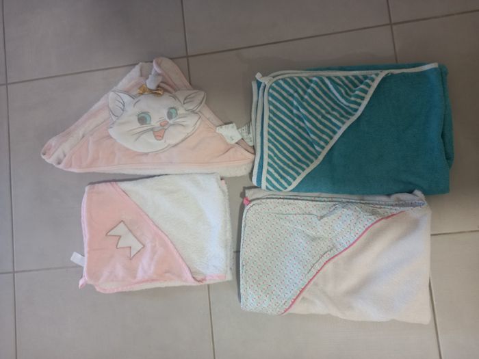 Lot 4 capes de bain