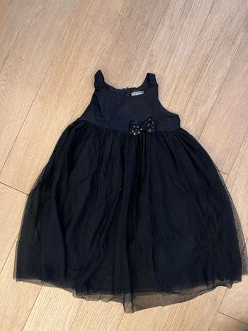 Robe noire neuve sans étiquette  vertbaudet 6 ans
