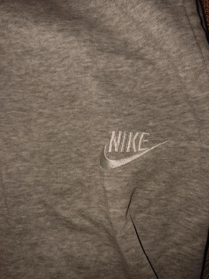 Jogging Nike gros taille S très bon état - photo numéro 3