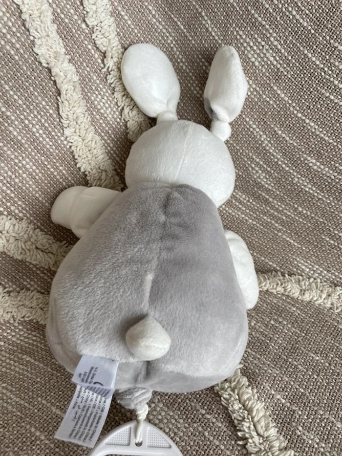 Peluche doudou musical 22cm simba toys lapin blanc et gris étoile très bon état - photo numéro 3