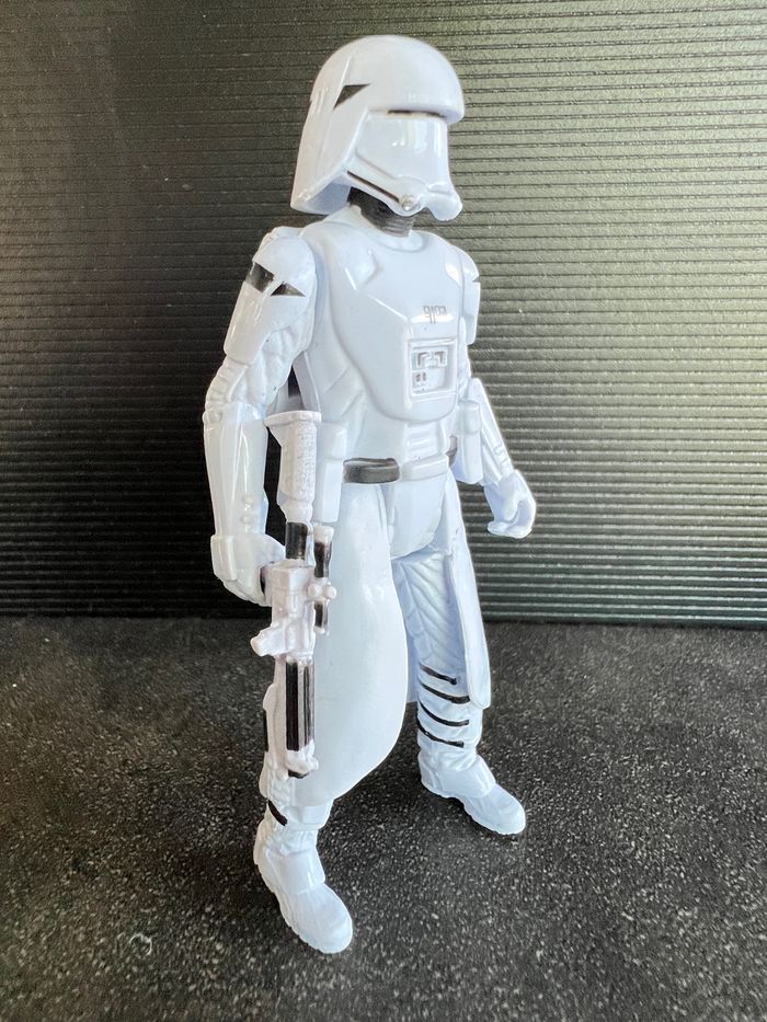Snowtrooper du Premier Ordre - Figurine Star Wars 10cm - photo numéro 4