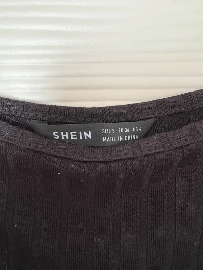 Crop top noir – Taille M - photo numéro 2