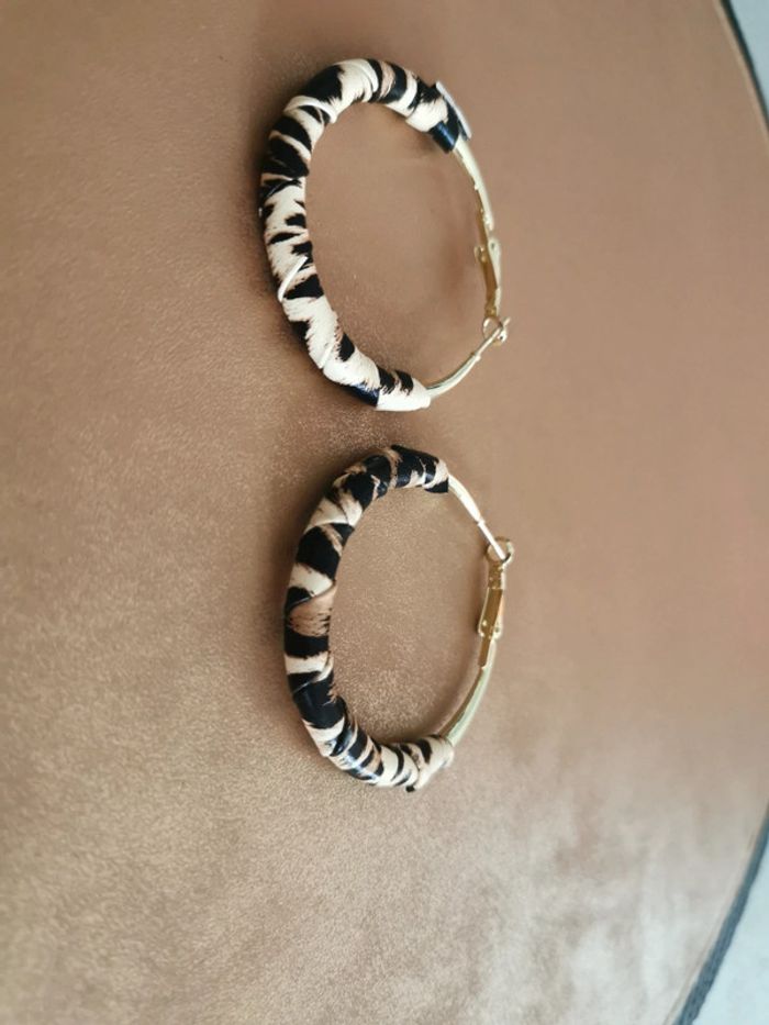 Boucles d'oreilles tendance style léopard - photo numéro 2