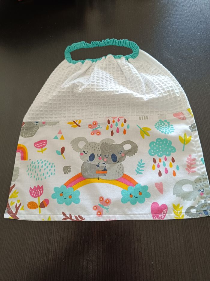Bavoir 29 x 31  cm koala maternelle crèche nounou - avec élastique
