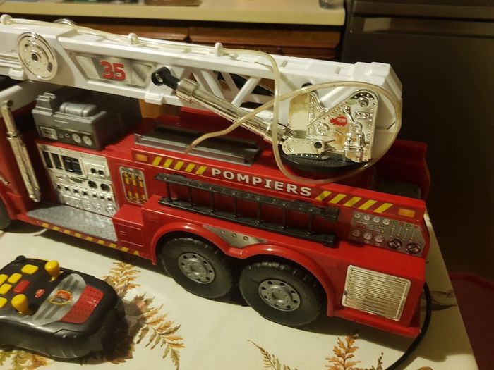 Grand camion de pompier 55cm avec échelle télécommandé - Dickie Toys - photo numéro 3