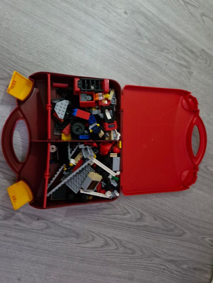 Mallette petits Lego - photo numéro 3