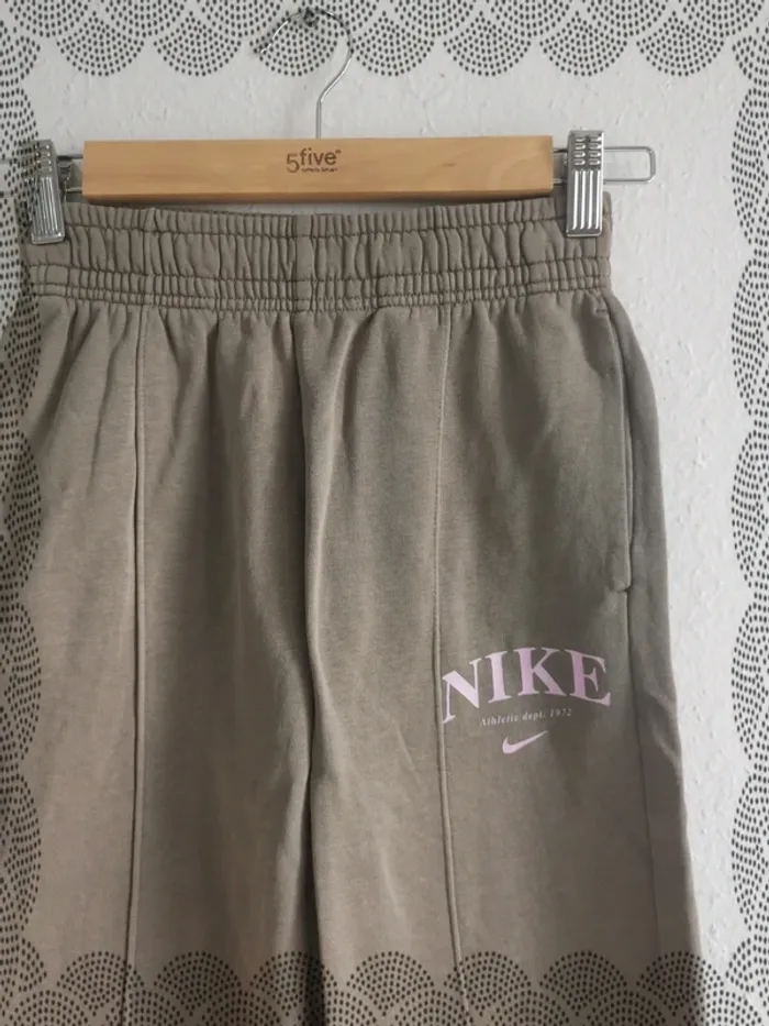 Pantalon Nike 8/9 ans - photo numéro 3