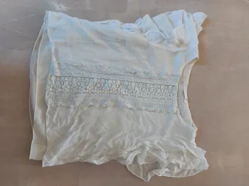 Haut blanc broderie femme