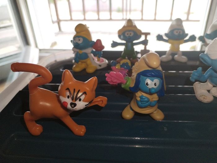 Lot de 10 petites figurines de schtroumpfs - photo numéro 2